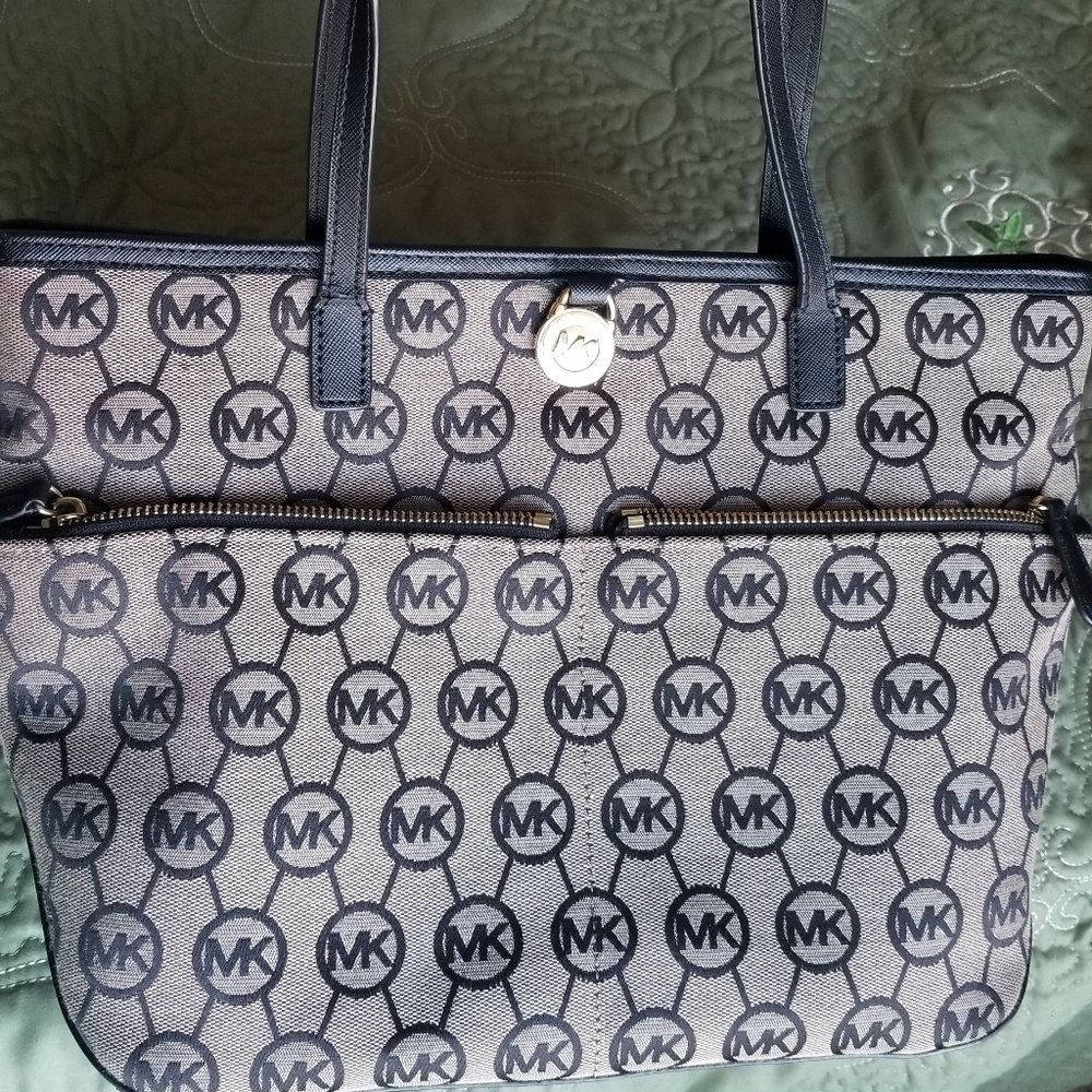 MK purse